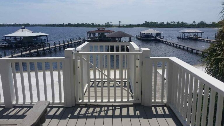 Outdoor elevator for decks