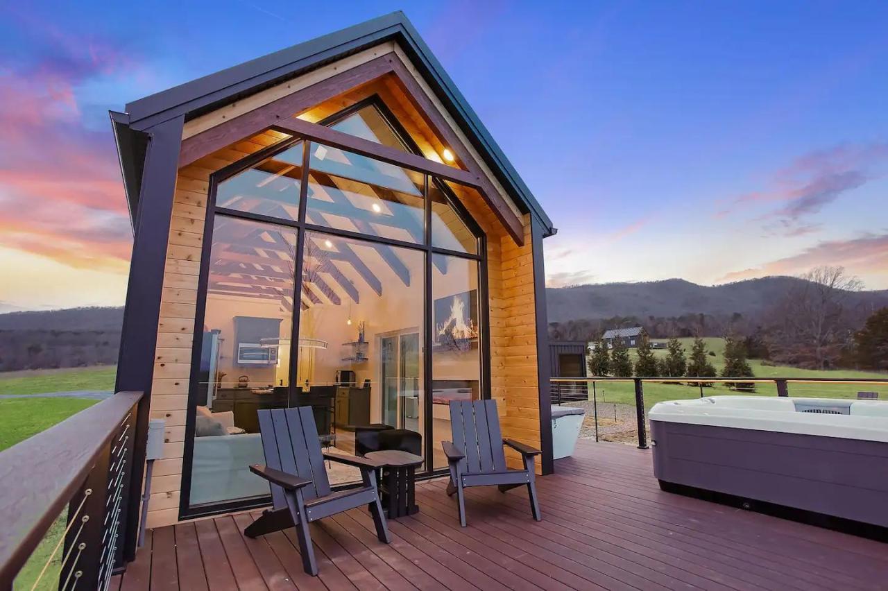 Mountain modern cabin