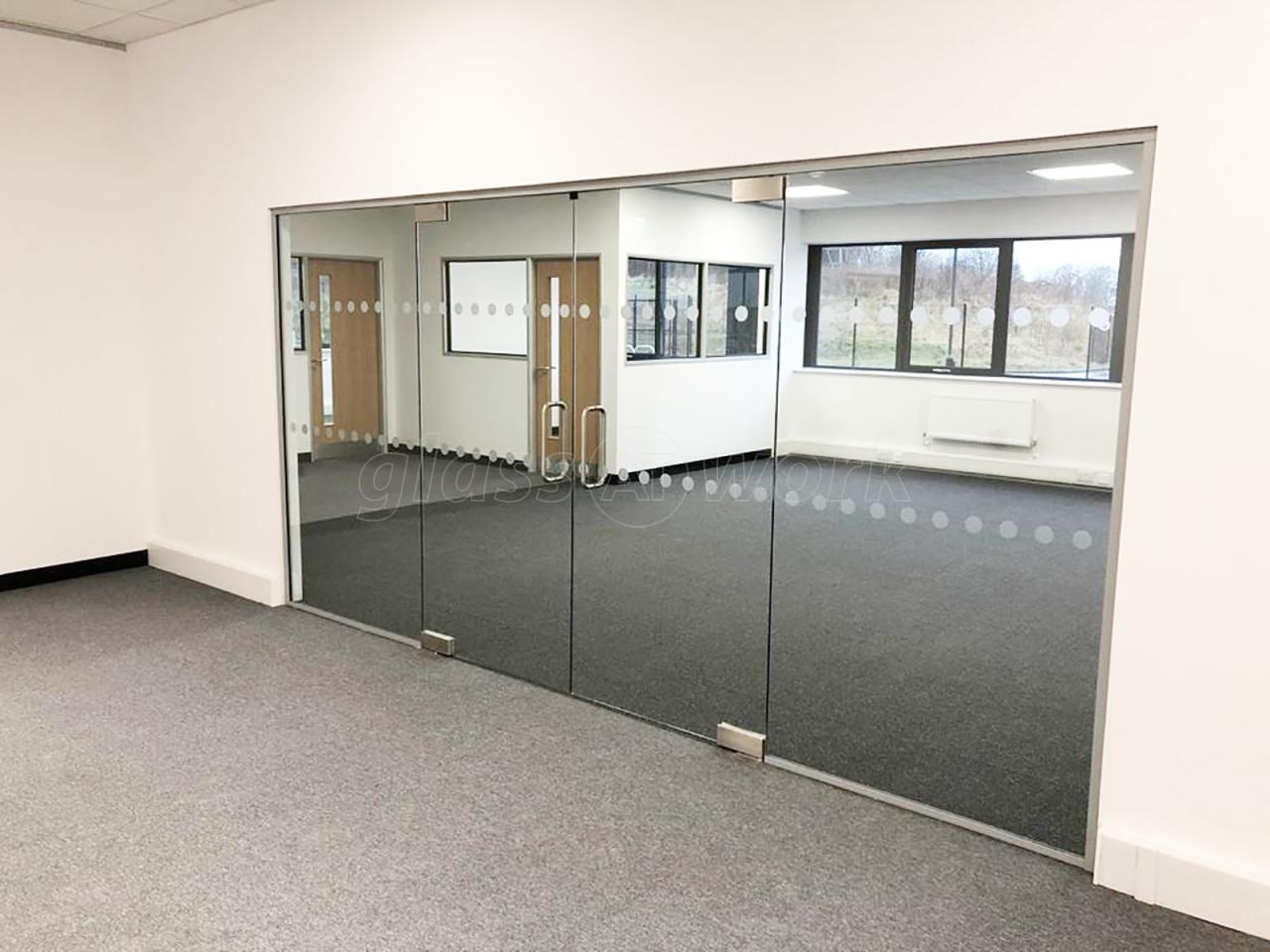Pivot glass door